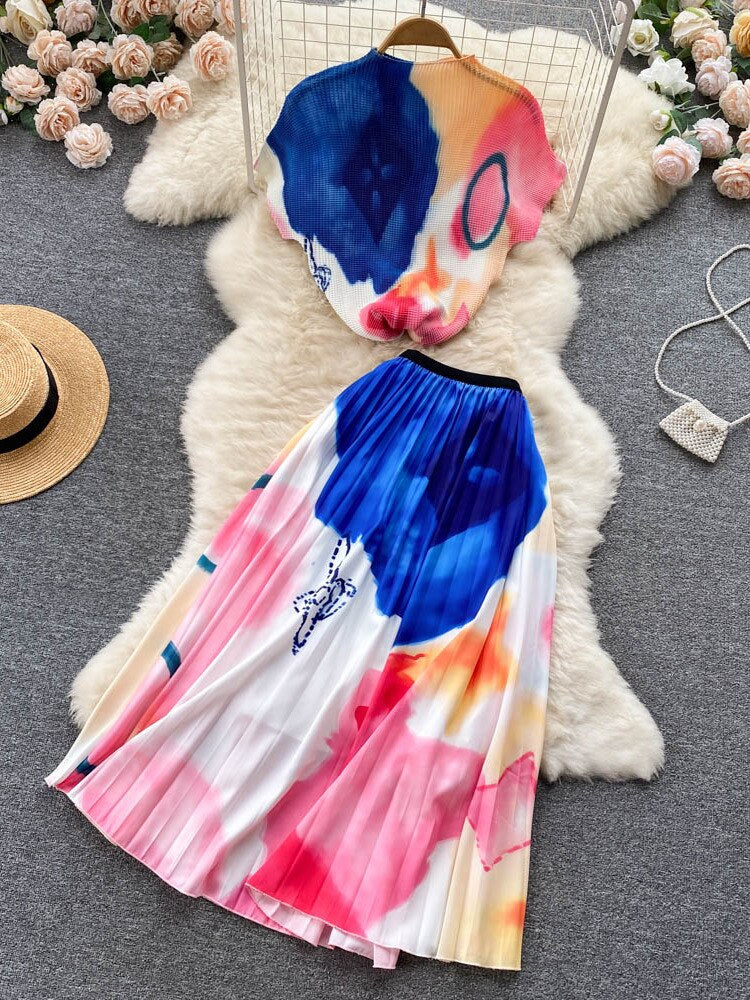 Printed T-shirt and wide pleated midi skirt set