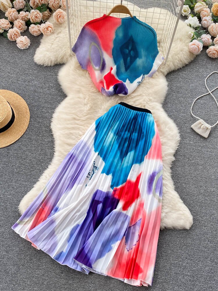 Printed T-shirt and wide pleated midi skirt set
