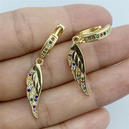 Elegantes Aretes Arcadas Colgantes con Diseño